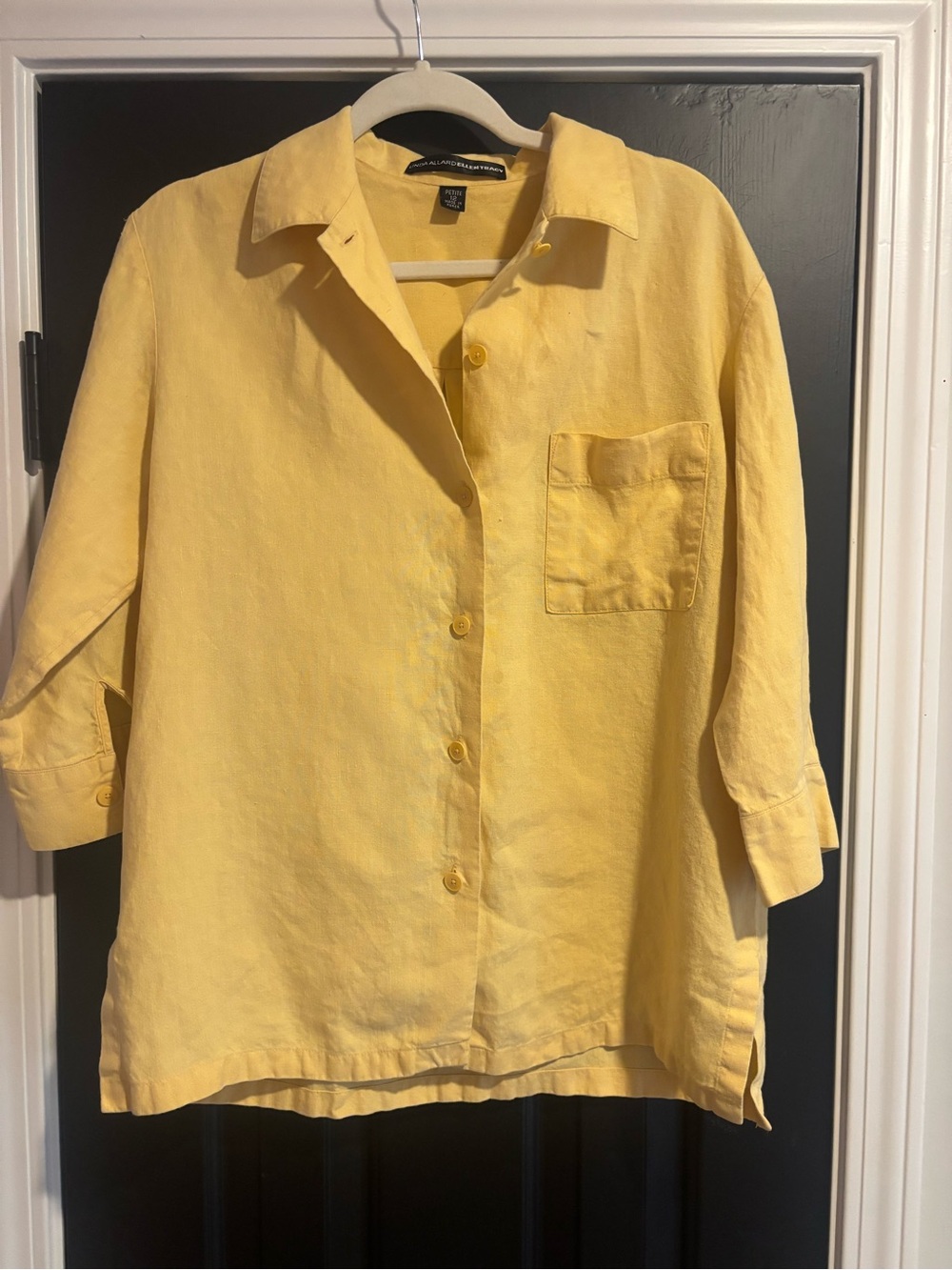 Lightweight Yellow Button-Down Shirt - Relaxed Fit
Nice 100% thick linen